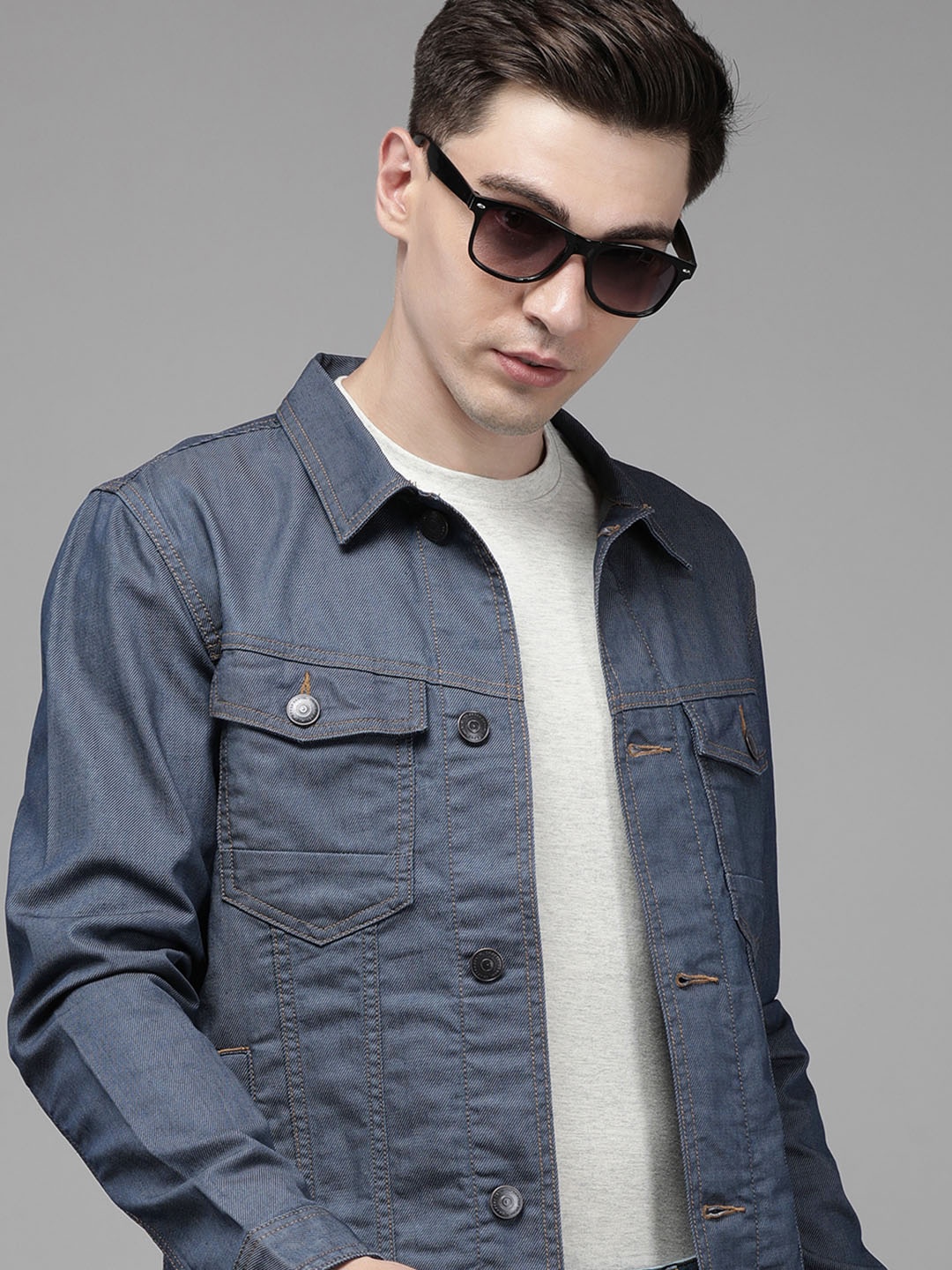 

Voi Jeans Men Blue Pure Cotton Solid Lightweight Denim Jacket