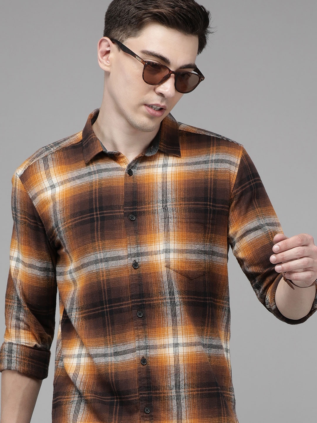 

Voi Jeans Men Mustard Yellow & Black Pure Cotton Slim Fit Tartan Checks Casual Shirt