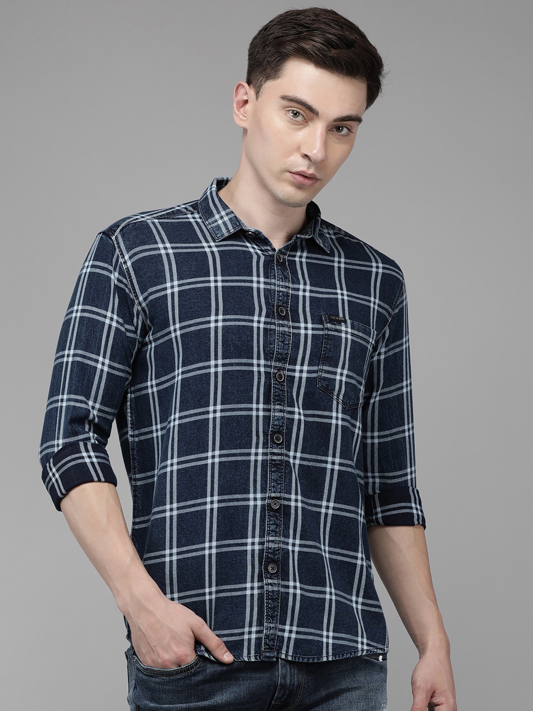 

Voi Jeans Men Blue Standard Slim Fit Checked Casual Shirt