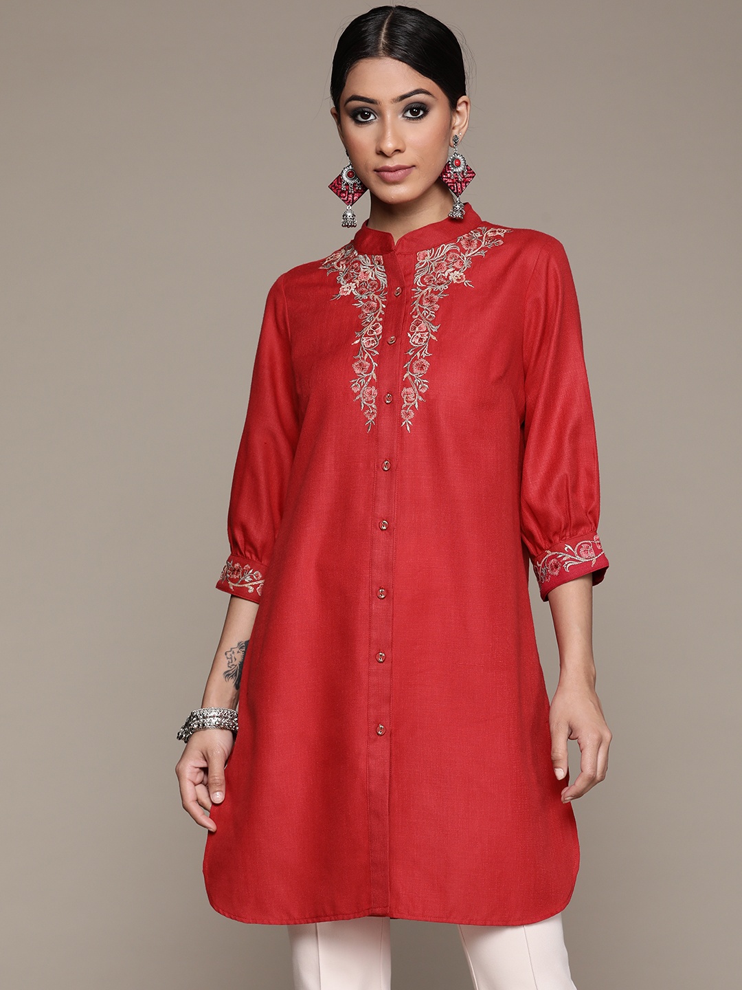 

aarke Ritu Kumar Women Red & Green Pure Cotton Floral Embroidered Kurta