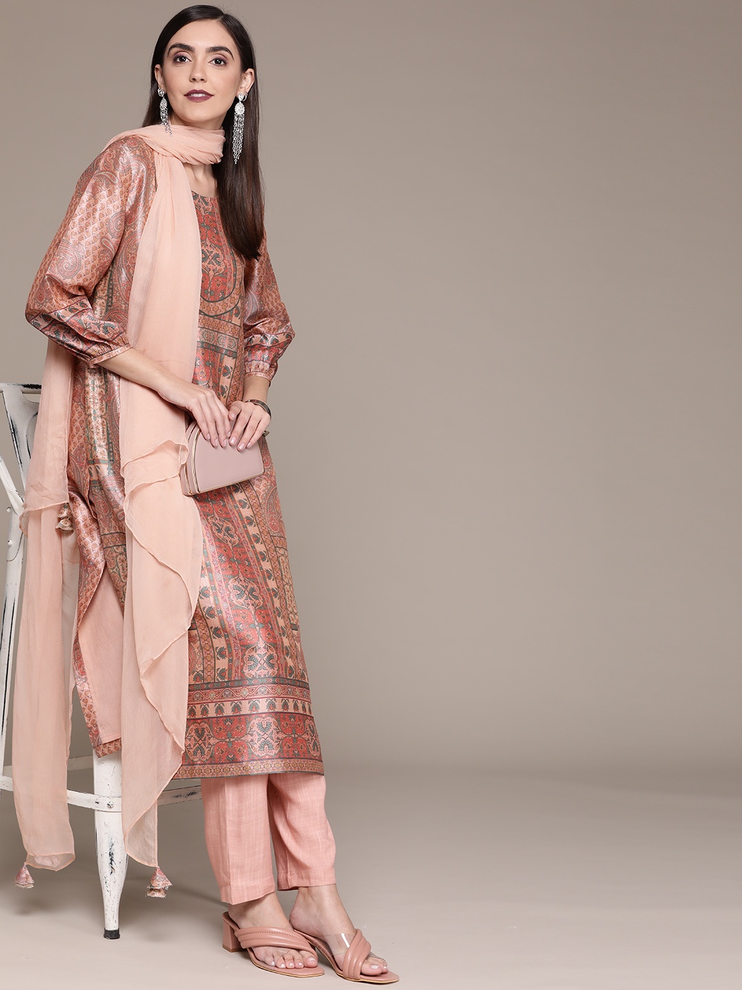 

aarke Ritu Kumar Women Peach-Coloured Paisley Printed Kurta with Trousers & Dupatta