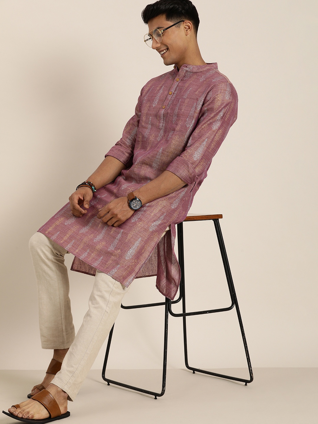 

Taavi Men Purple Printed Festive Khari Kurta With Pocket Detail