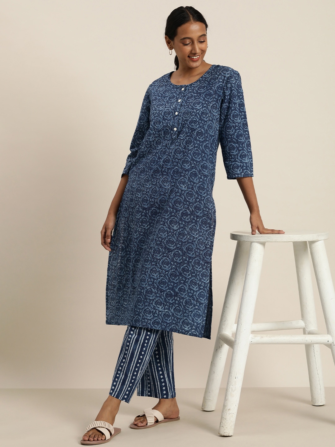 

Taavi Women Navy Blue Indigo Printed Night suit With Pocket detail