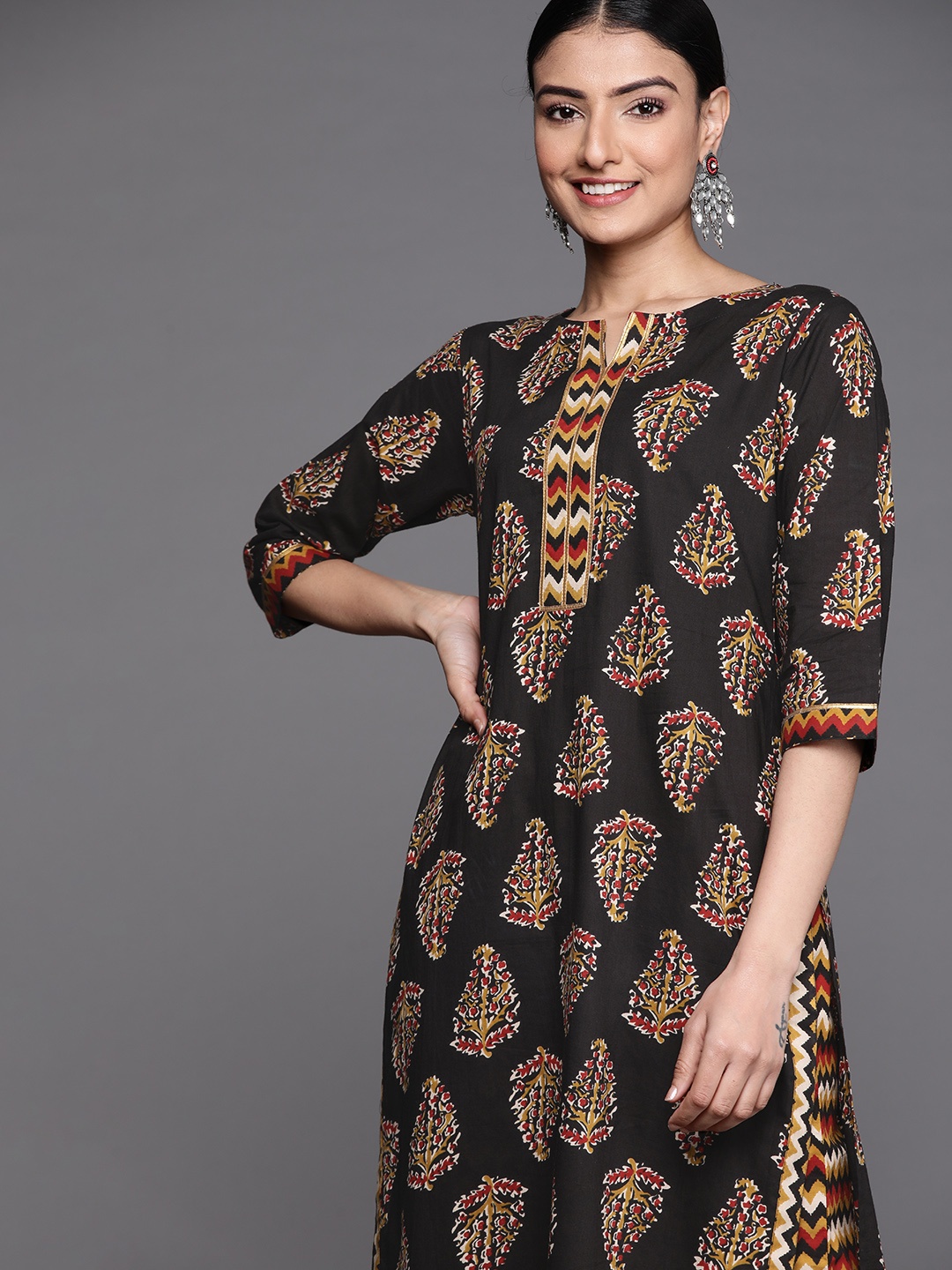 

Libas Women Black & White Ethnic Motifs Printed Gotta Patti Pure Cotton Kurta