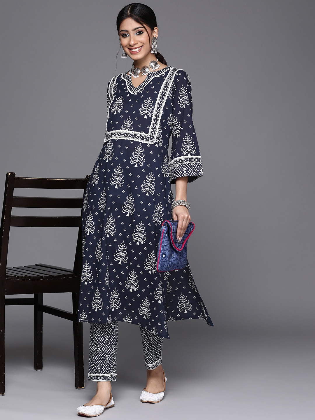 

Libas Women Blue Floral Printed Flared Sleeves Floral Kurta