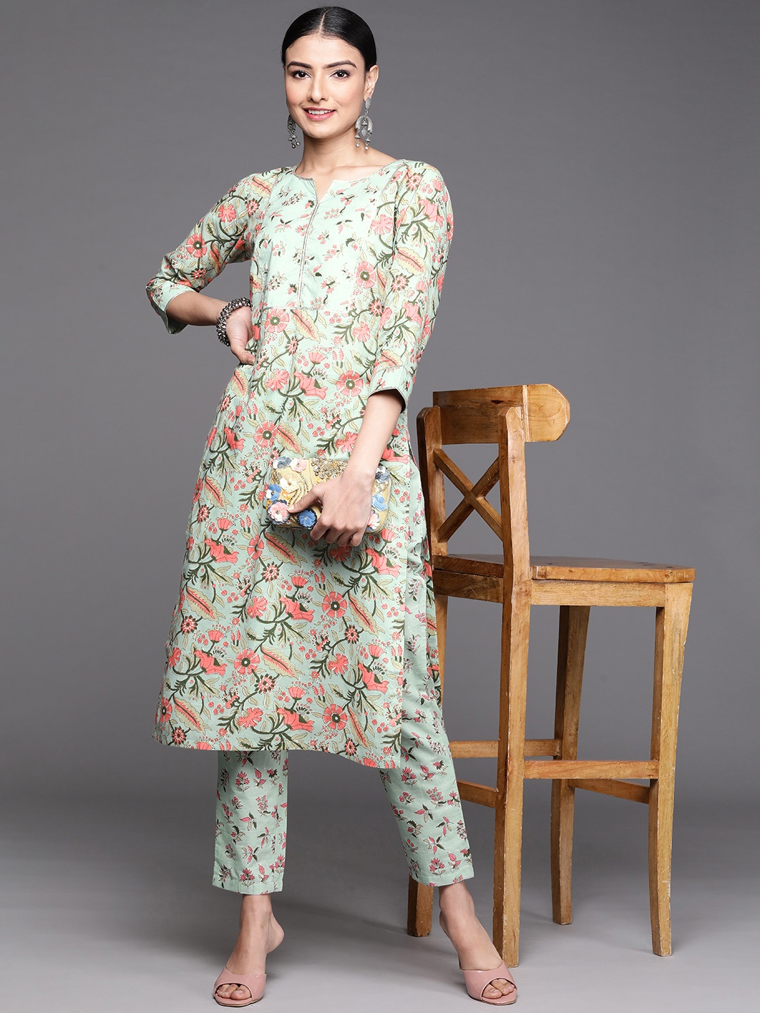 

Libas Women Turquoise Blue & Pink Floral Print Round Neck Gotta Patti Pure Cotton Kurta