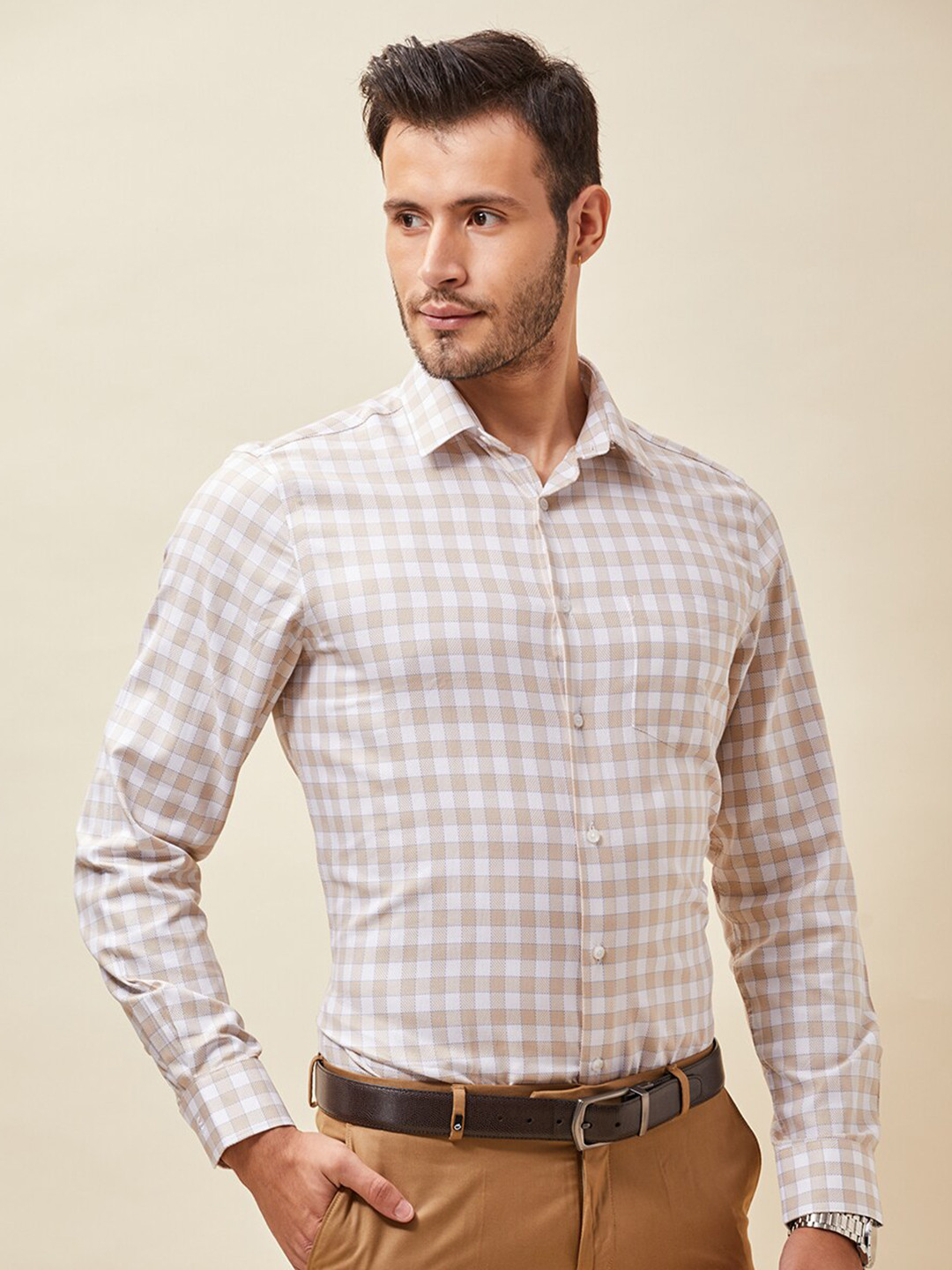 

J Hampstead Men Beige Classic Slim Fit Checked Formal Shirt