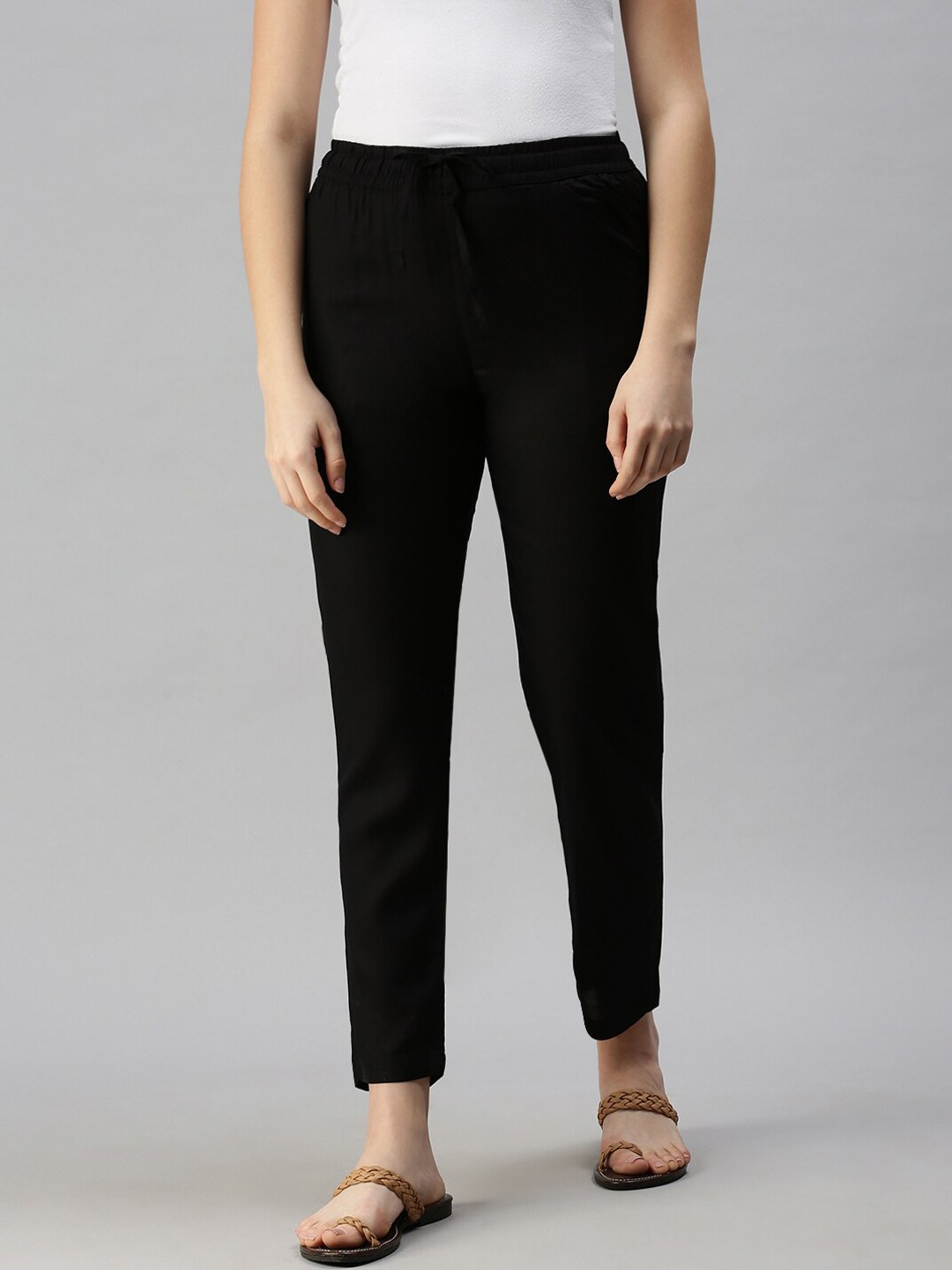 

De Moza Women Black Relaxed Straight Leg Cropped Trousers