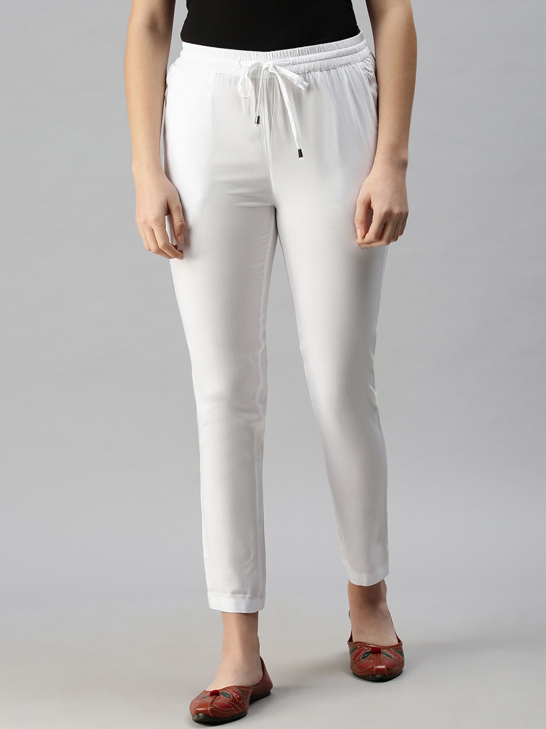 

De Moza Women White Relaxed Straight Leg Trousers