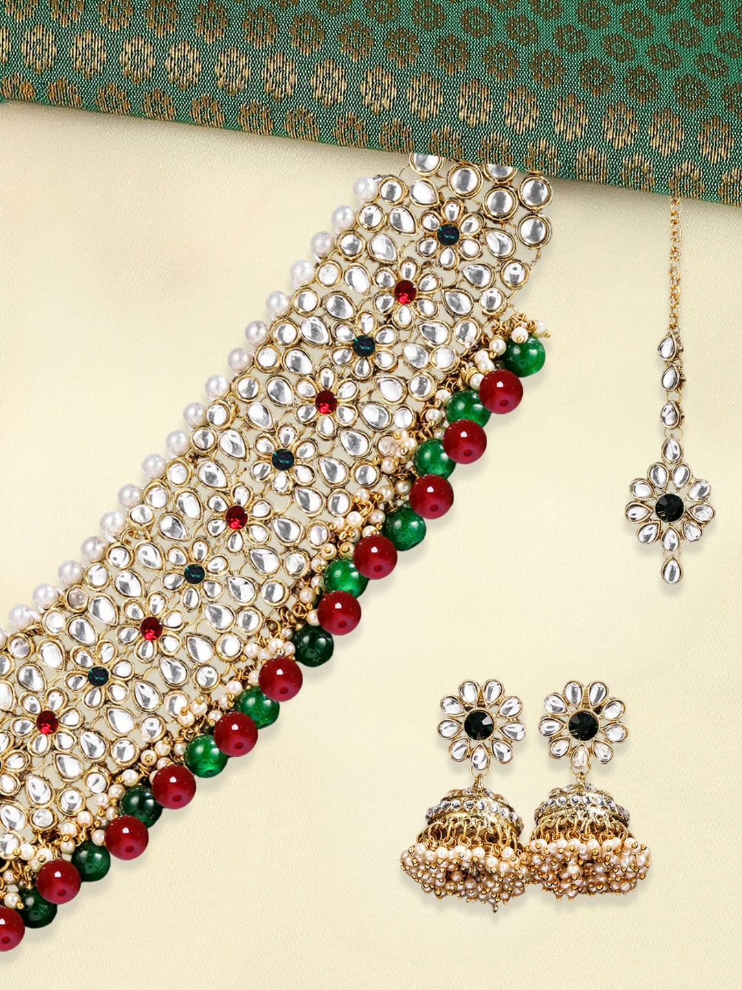 

OOMPH Gold-Toned & White Kundan-Studded & Pearl Beaded Jewellery Set