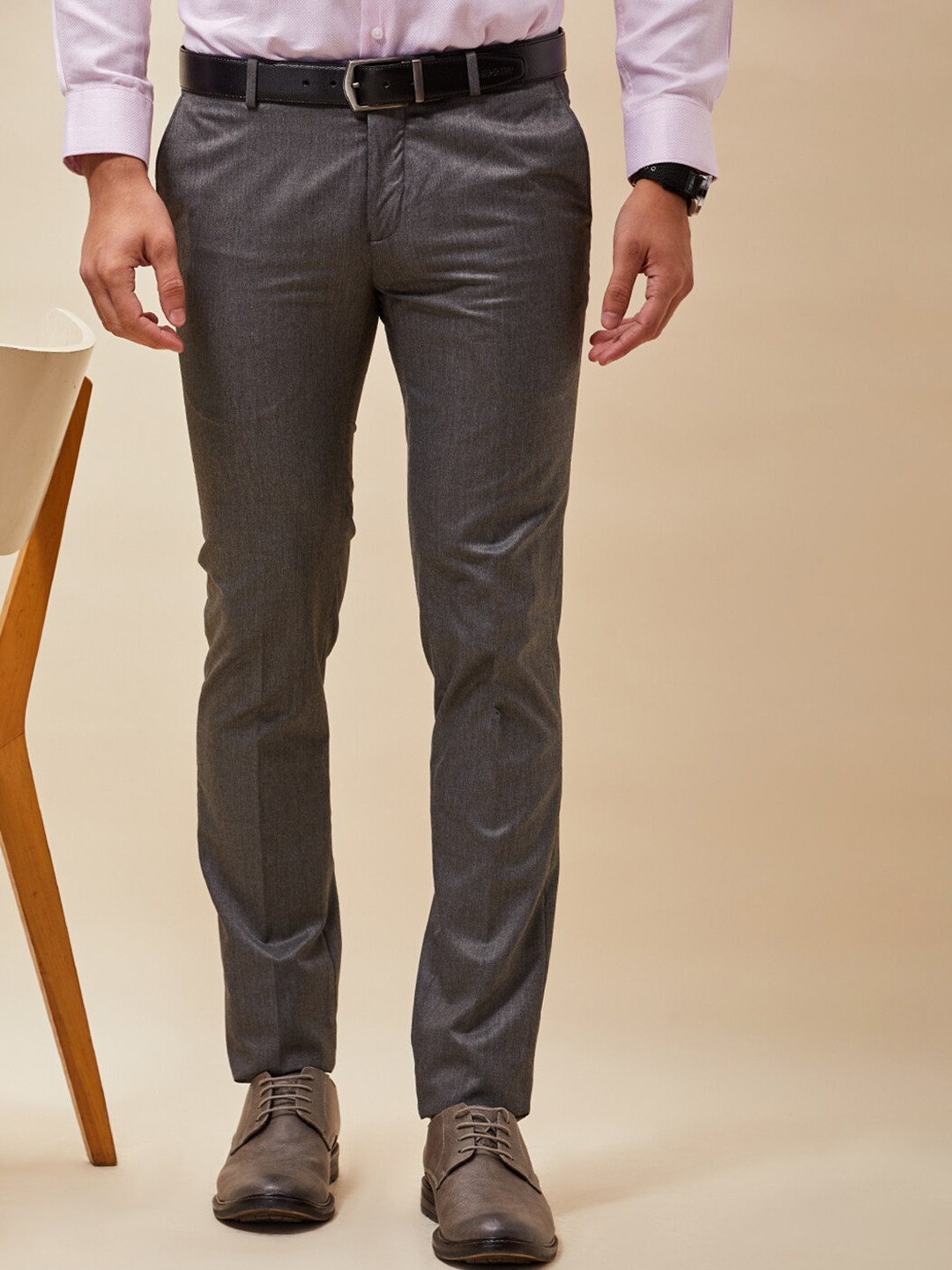 

J Hampstead Men Grey Textured Checked Smart Slim Fit Wrinkle Free Trousers