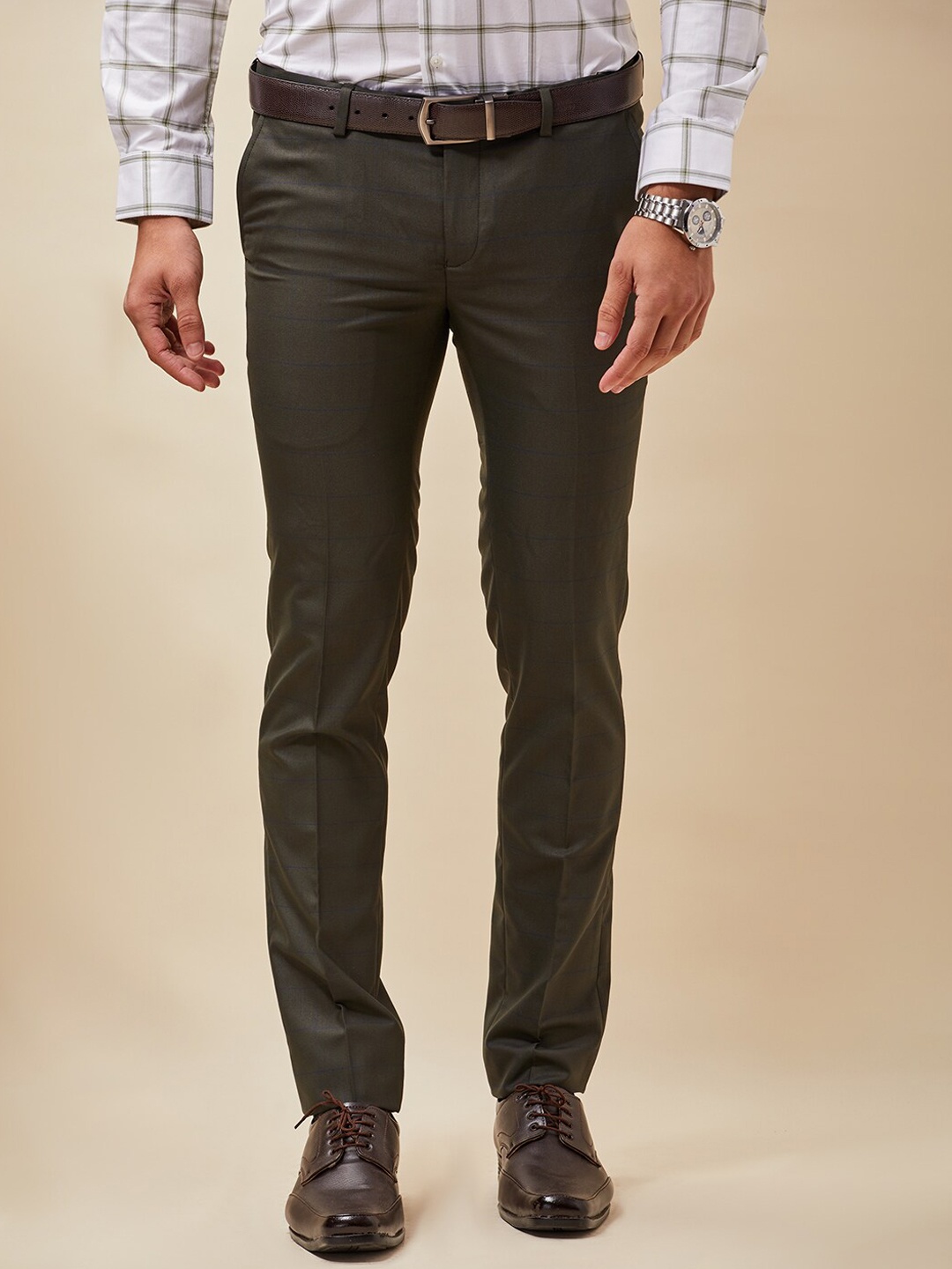 

J Hampstead Men Olive Green Smart Slim Fit Wrinkle Free Trousers