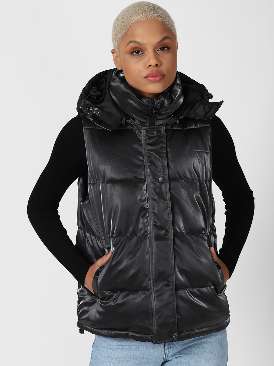 

FOREVER 21 Women Black Regular Hooded Puffer Jacket
