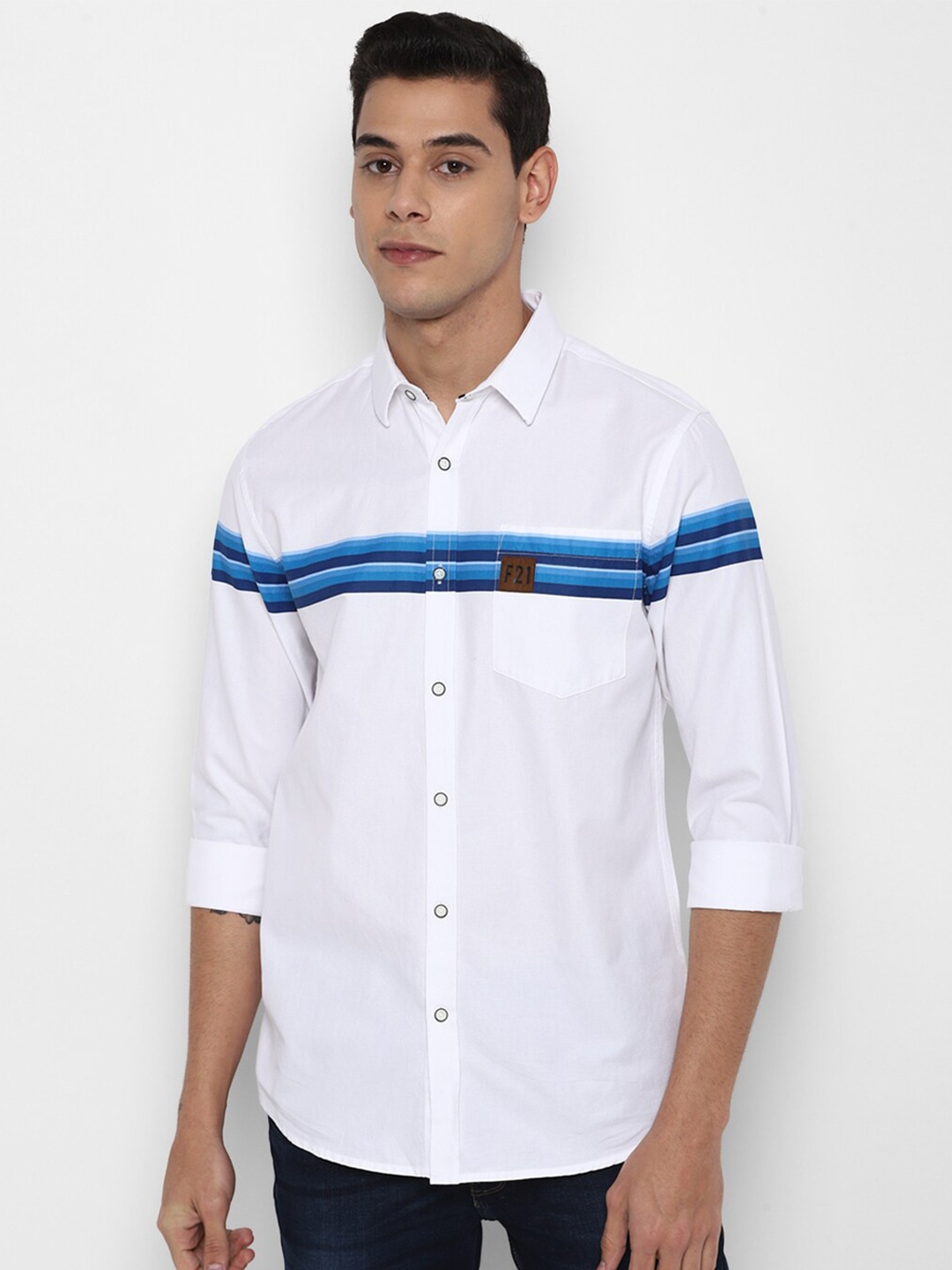 

FOREVER 21 Men White Horizontal Stripes Striped Pure Cotton Regular Fit Casual Shirt