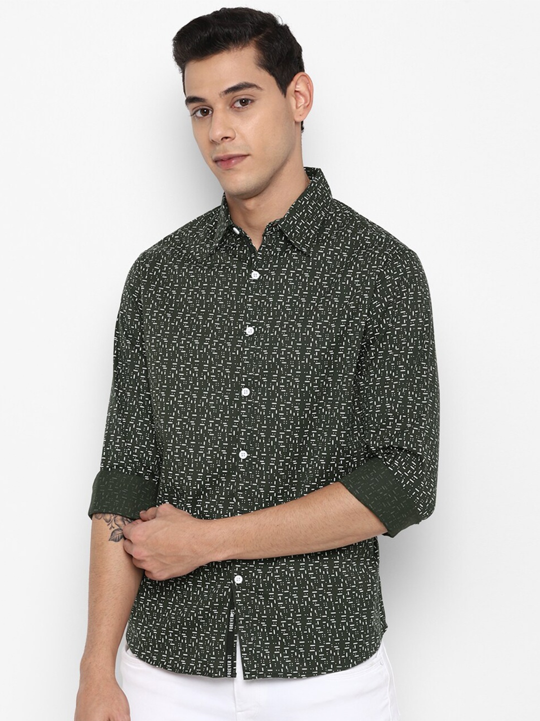 

FOREVER 21 Men Olive Green Micro Ditsy Printed Regular Fit Cotton Casual Shirt