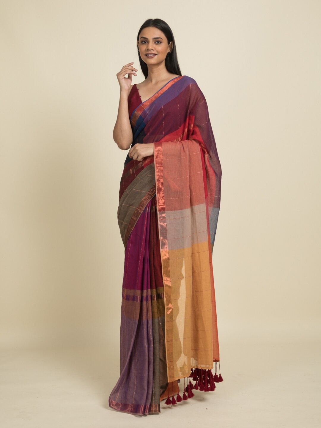 

Suta Multicolour Plaid Mul Cotton Saree, Maroon