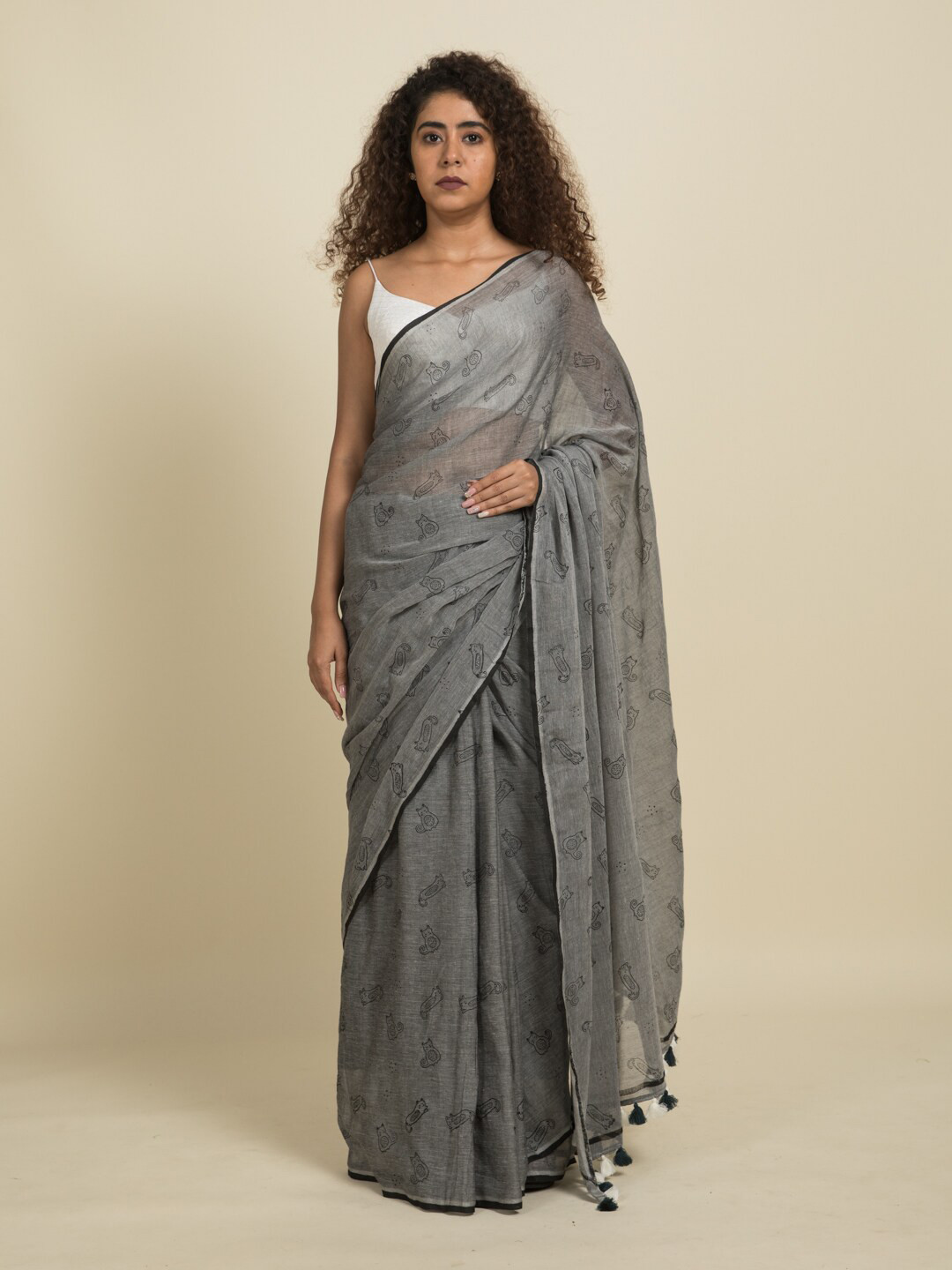

Suta Grey & Black Pure Cotton Saree