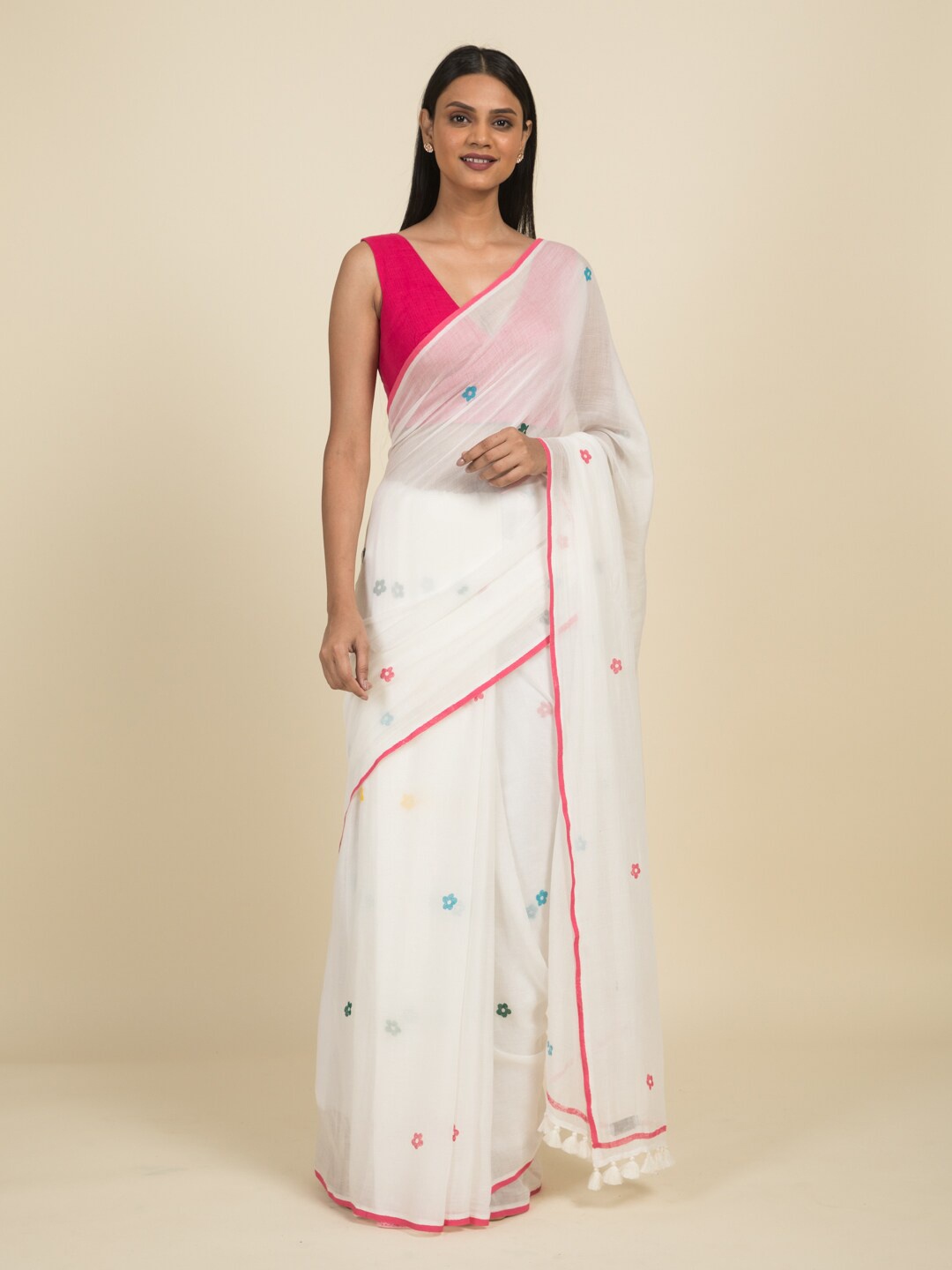 

Suta White Floral Printed Pure Cotton Saree