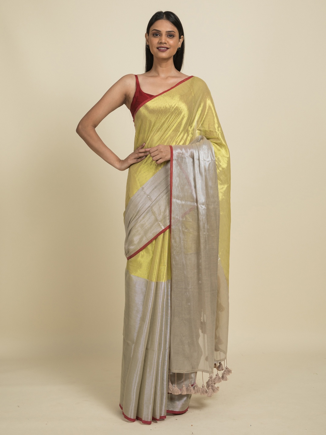 

Suta Gold-Toned & Silver-Toned Zari Saree