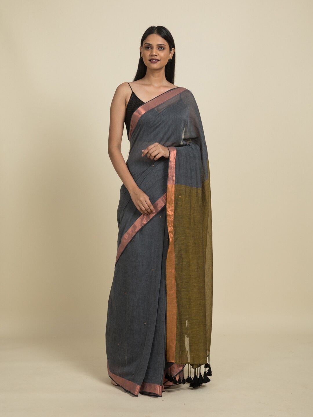 

Suta Grey & Olive Green Sequinned Pure Cotton Saree