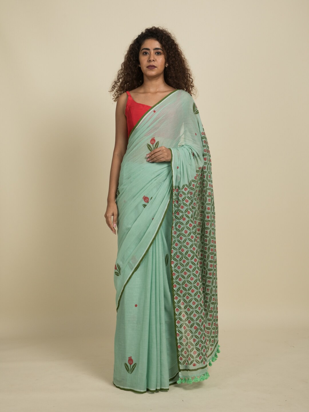 

Suta Sea Green & Pink Floral Pure Cotton Saree
