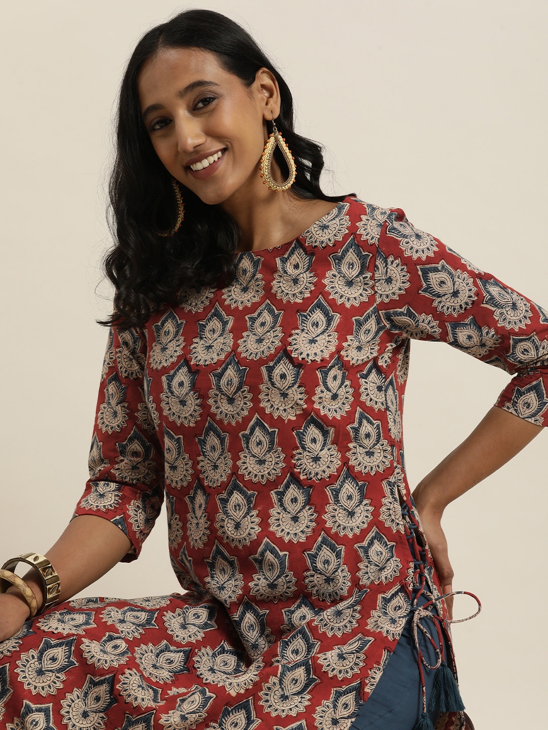

Taavi Women Red & Blue Handblock Printed Pure Cotton Kurta with Trousers