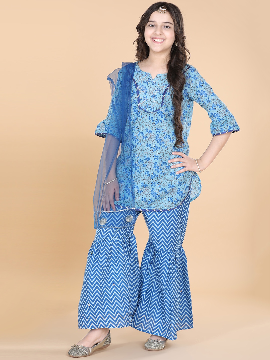 

ADIVA Girls Blue Floral Printed Kurti with Sharara & Net Dupatta