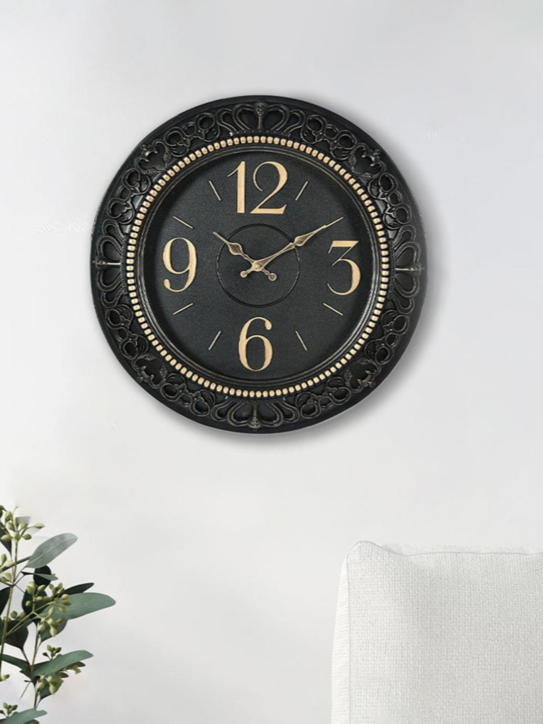 

Athome by Nilkamal Black & Gold-Toned Traditional Wall Clock