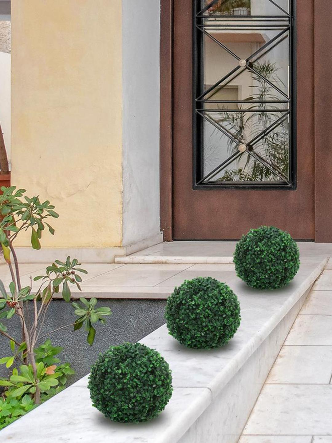 

Athome by Nilkamal Green Boxwood Medium Ball Planter