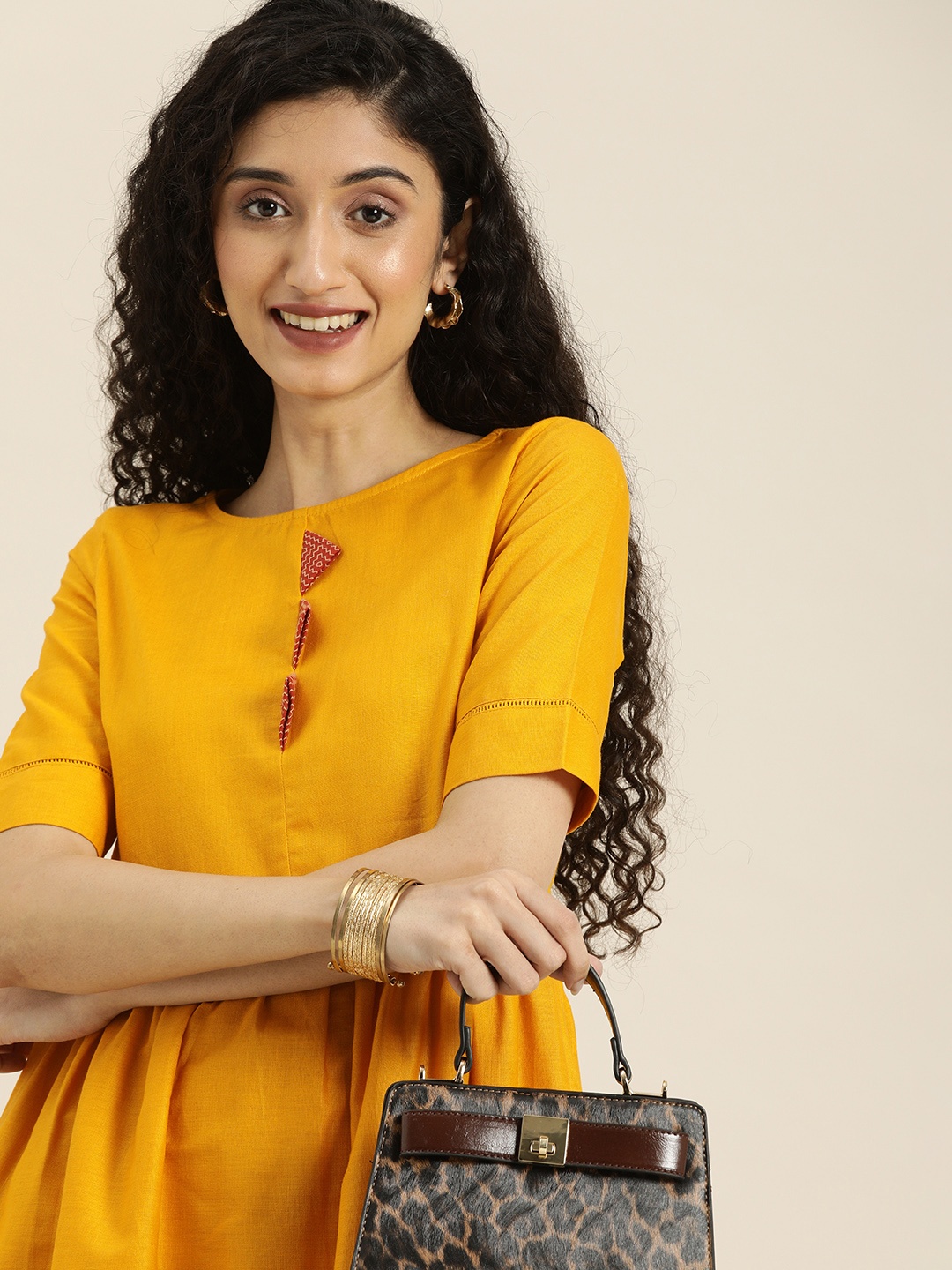 

Taavi Mustard Solid Short Sleeved Woven Legacy Fit N Flare Dress, Yellow