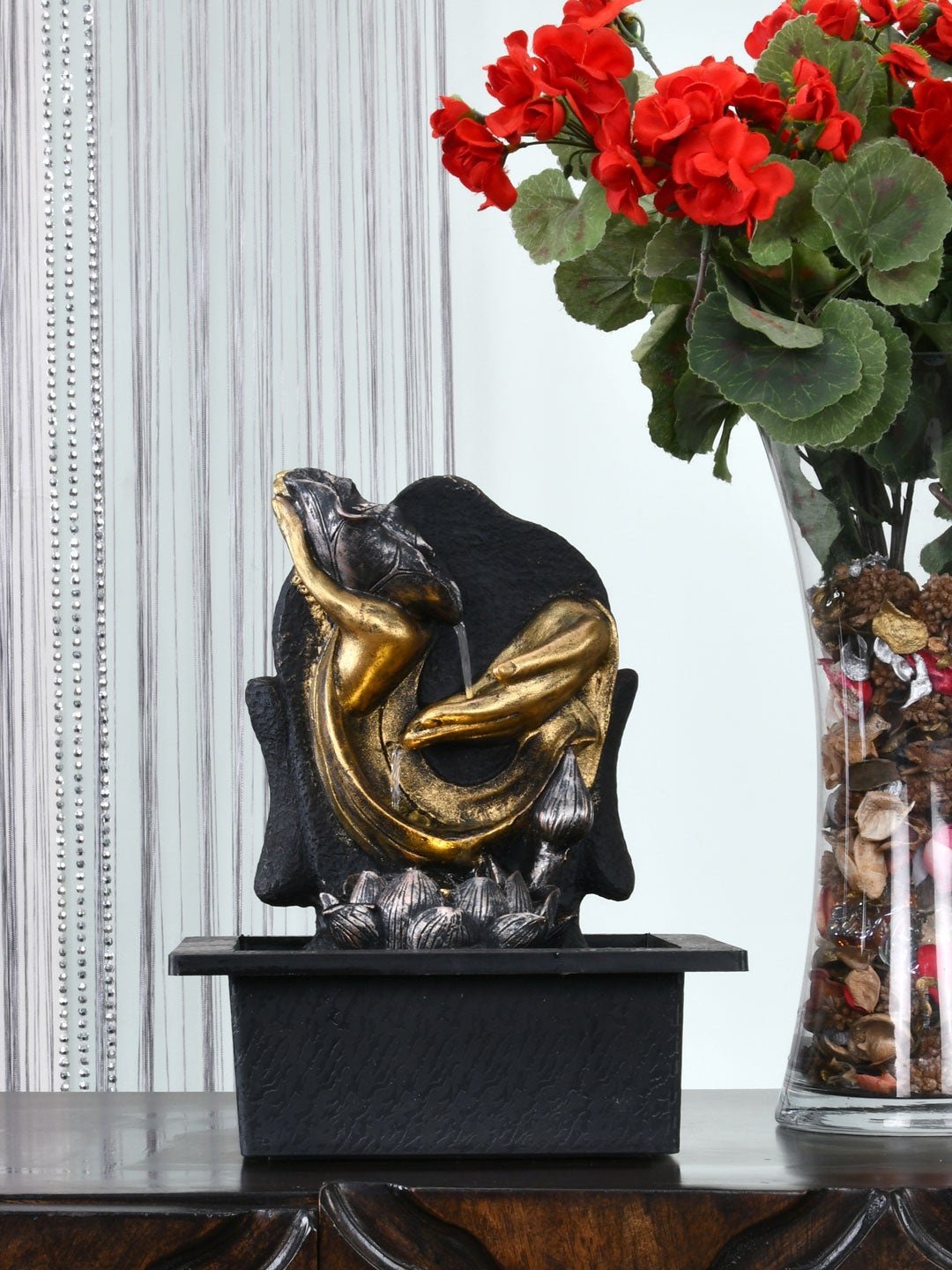 

Athome by Nilkamal Gold-Coloured & Black Dual Hands Water Fountain
