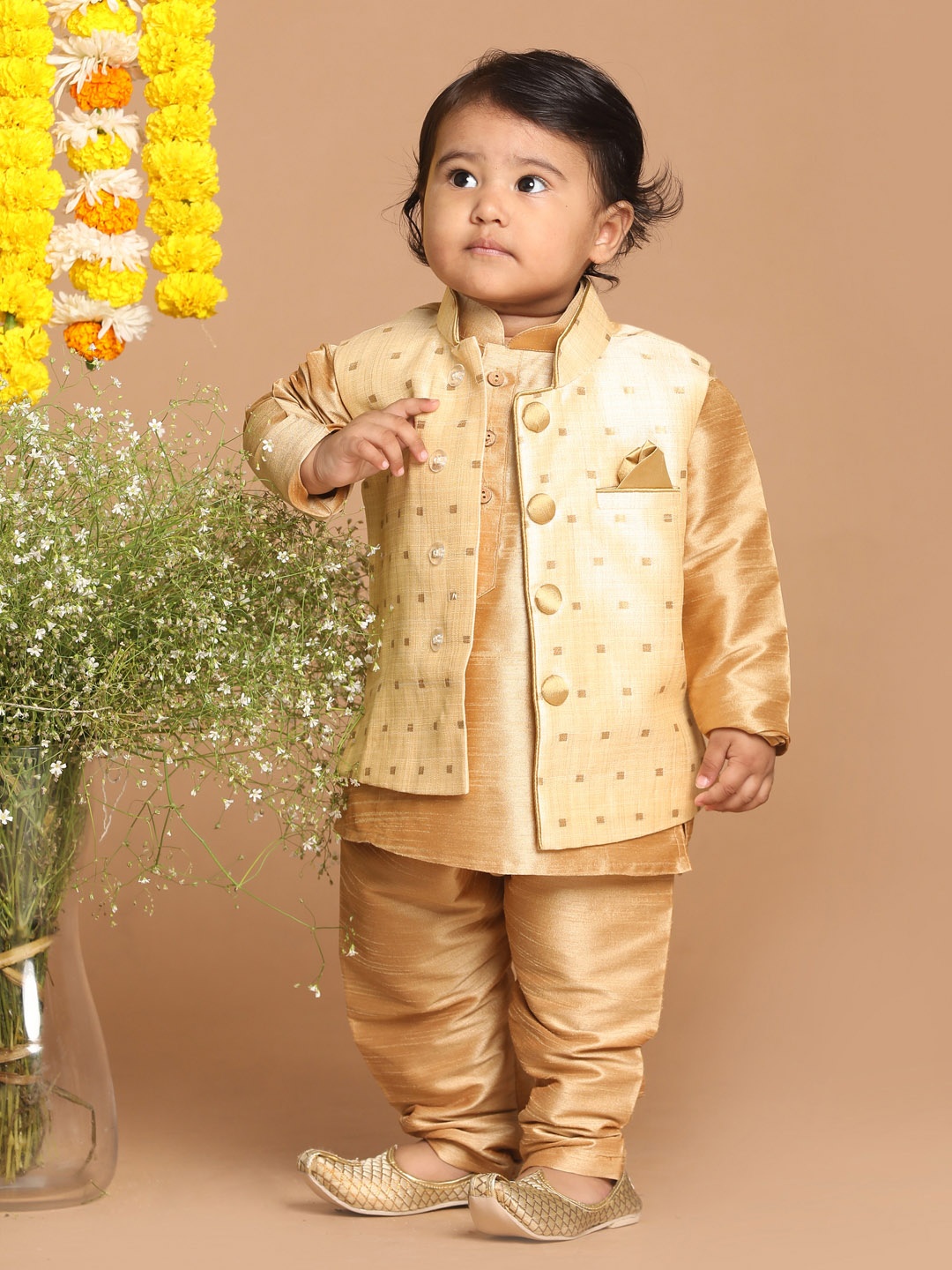 

VASTRAMAY Boys Gold -Toned Woven Design Slim-Fit Nehru Jacket