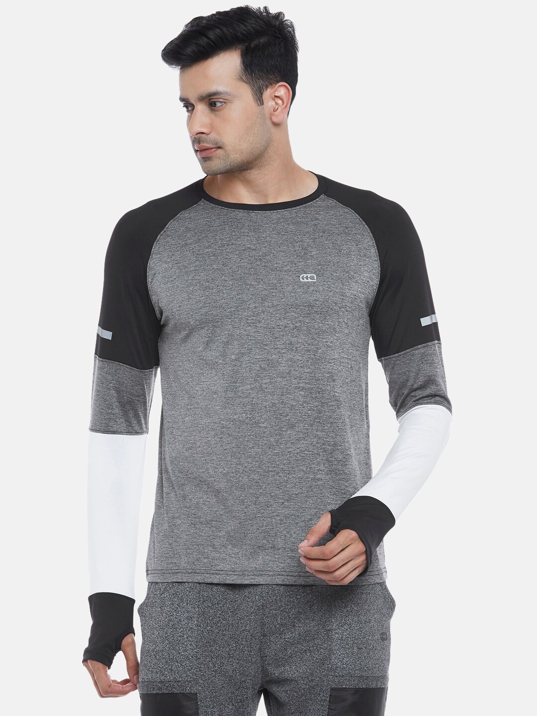 

Ajile by Pantaloons Men Grey Slim Fit T-shirt