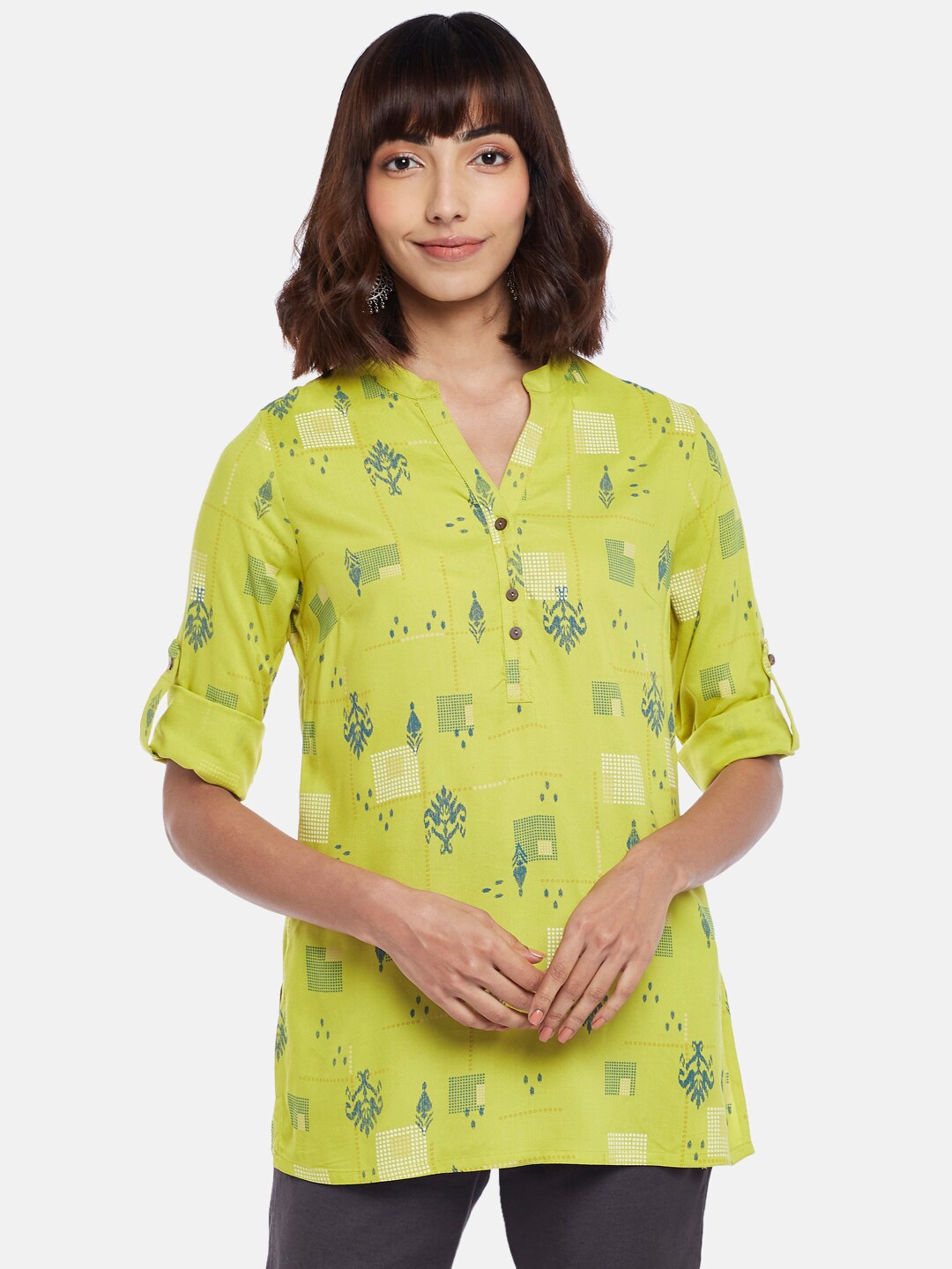 

AKKRITI BY PANTALOONS Green & Teal Viscose Rayon Mandarin Collar Printed Tunic