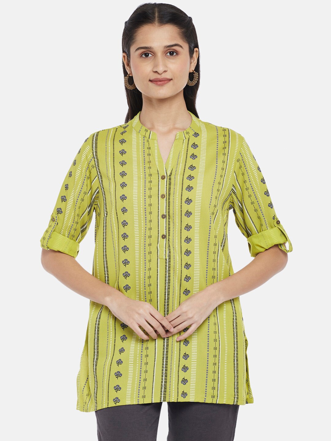 

AKKRITI BY PANTALOONS Fluorescent Green & Black Viscose Rayon Mandarin Collar Printed Tunic