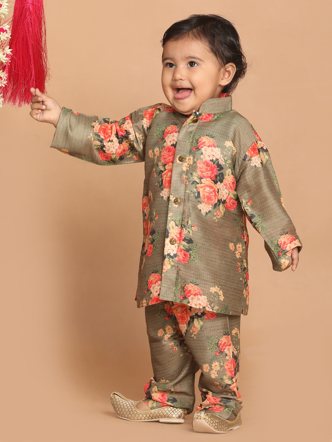 

VASTRAMAY Boys Olive Green Floral Printed Kurta with Churidar