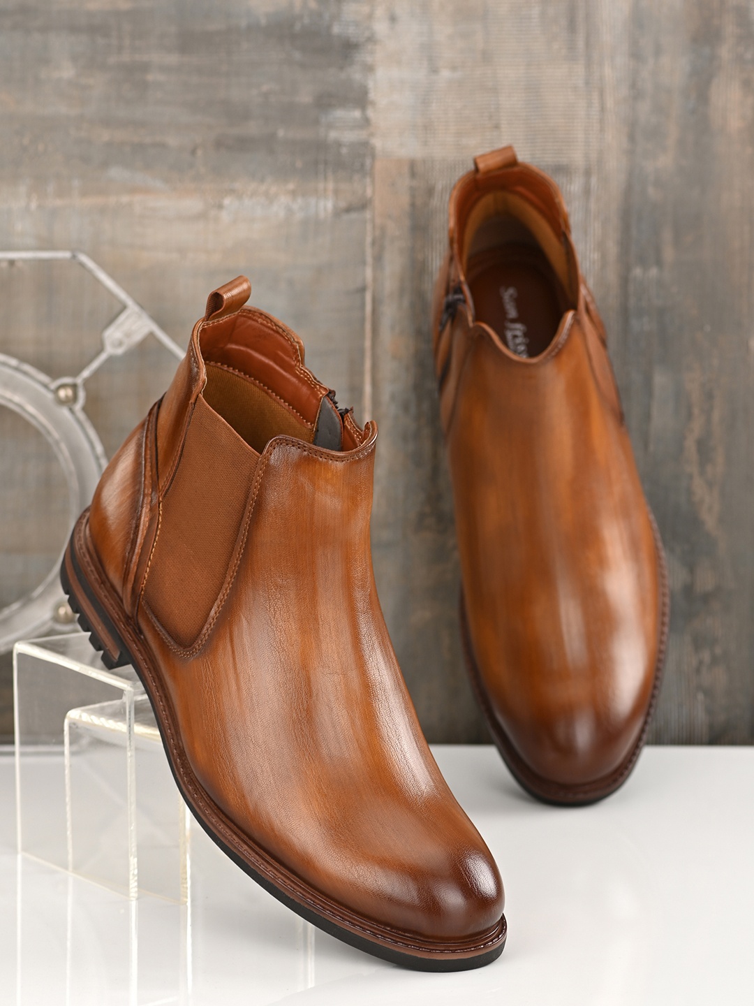 

San Frissco Men Tan Lightweight Flat Chelsea Boots