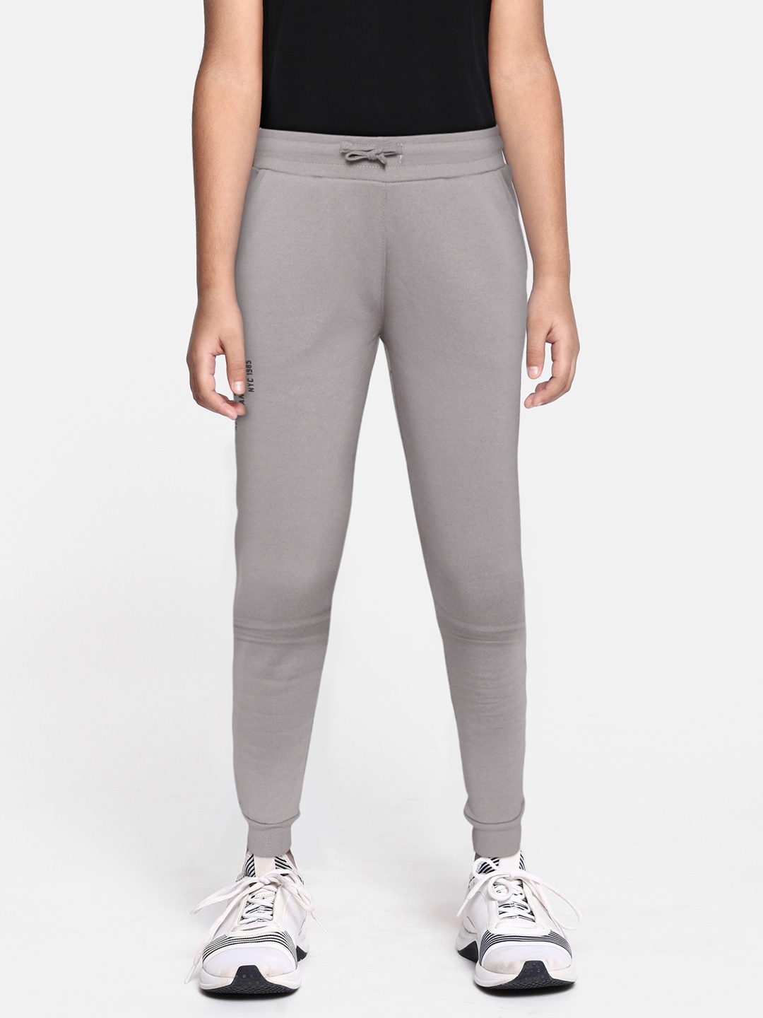 

DeFacto Boys Grey Solid Joggers