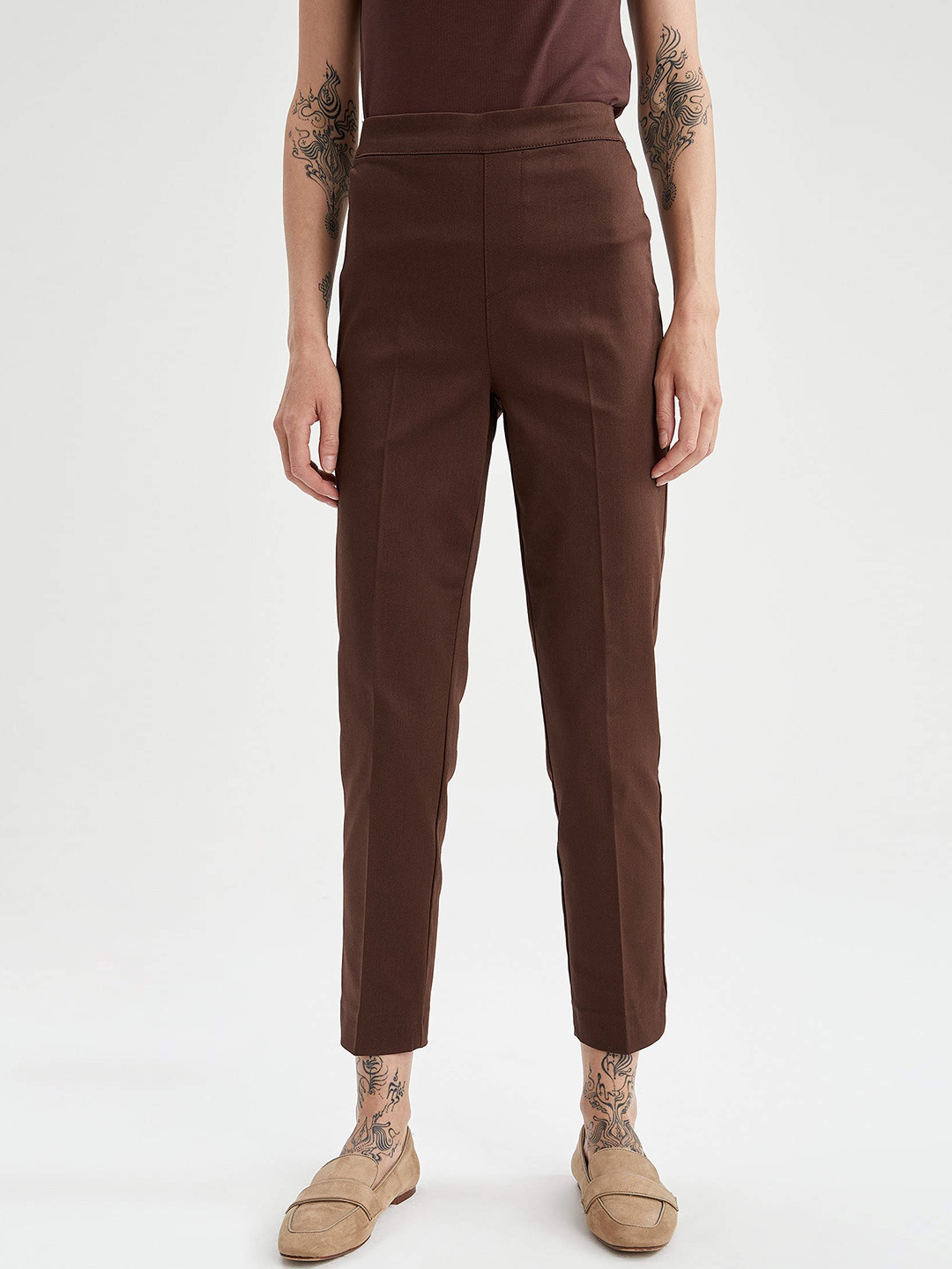 

DeFacto Women Brown Cropped Trousers
