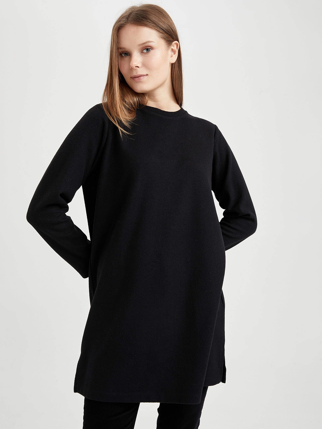 

DeFacto Women Black Solid Longline Pullover