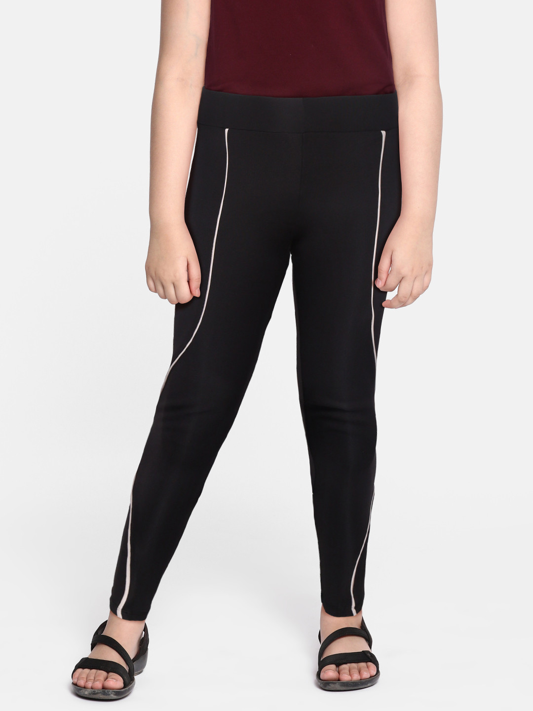 

DeFacto Girls Black & Beige Striped Detail Tights