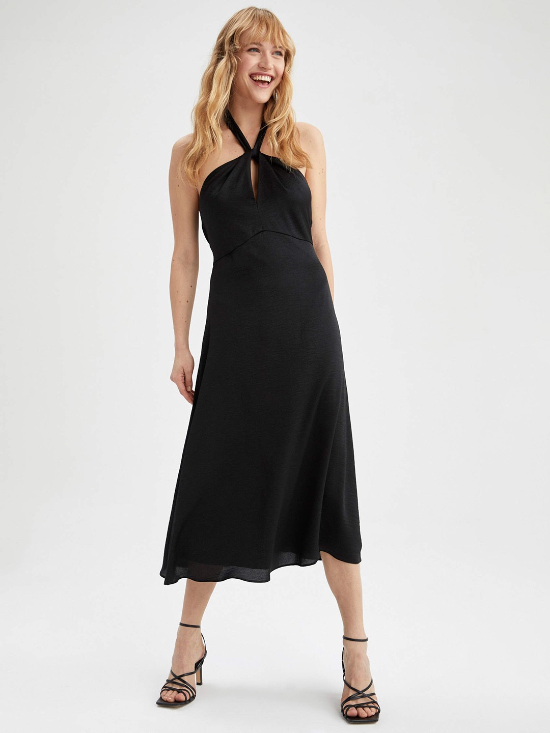 

DeFacto Women Black Solid Halter Neck A-Line Midi Dress