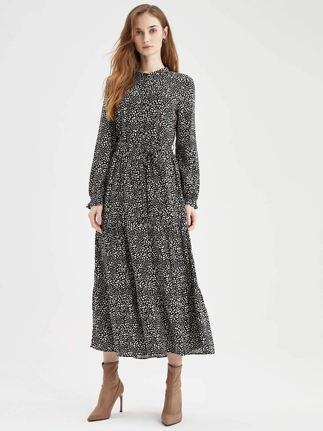 

DeFacto Black & White Printed A-Line Midi Dress