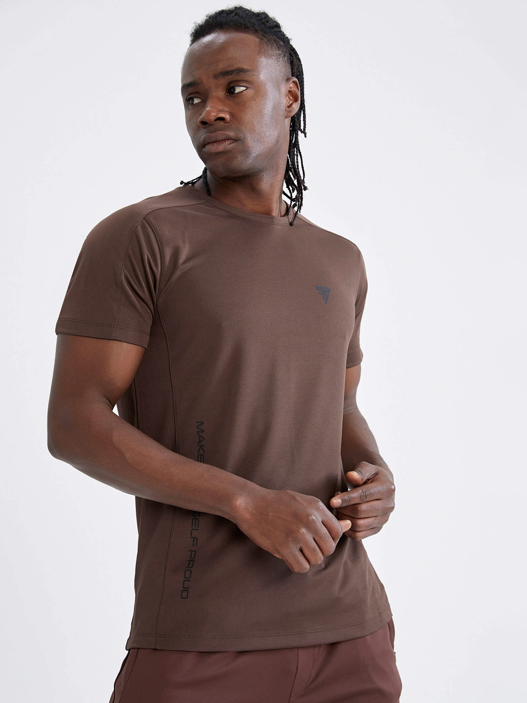 

DeFacto Men Brown Solid T-shirt