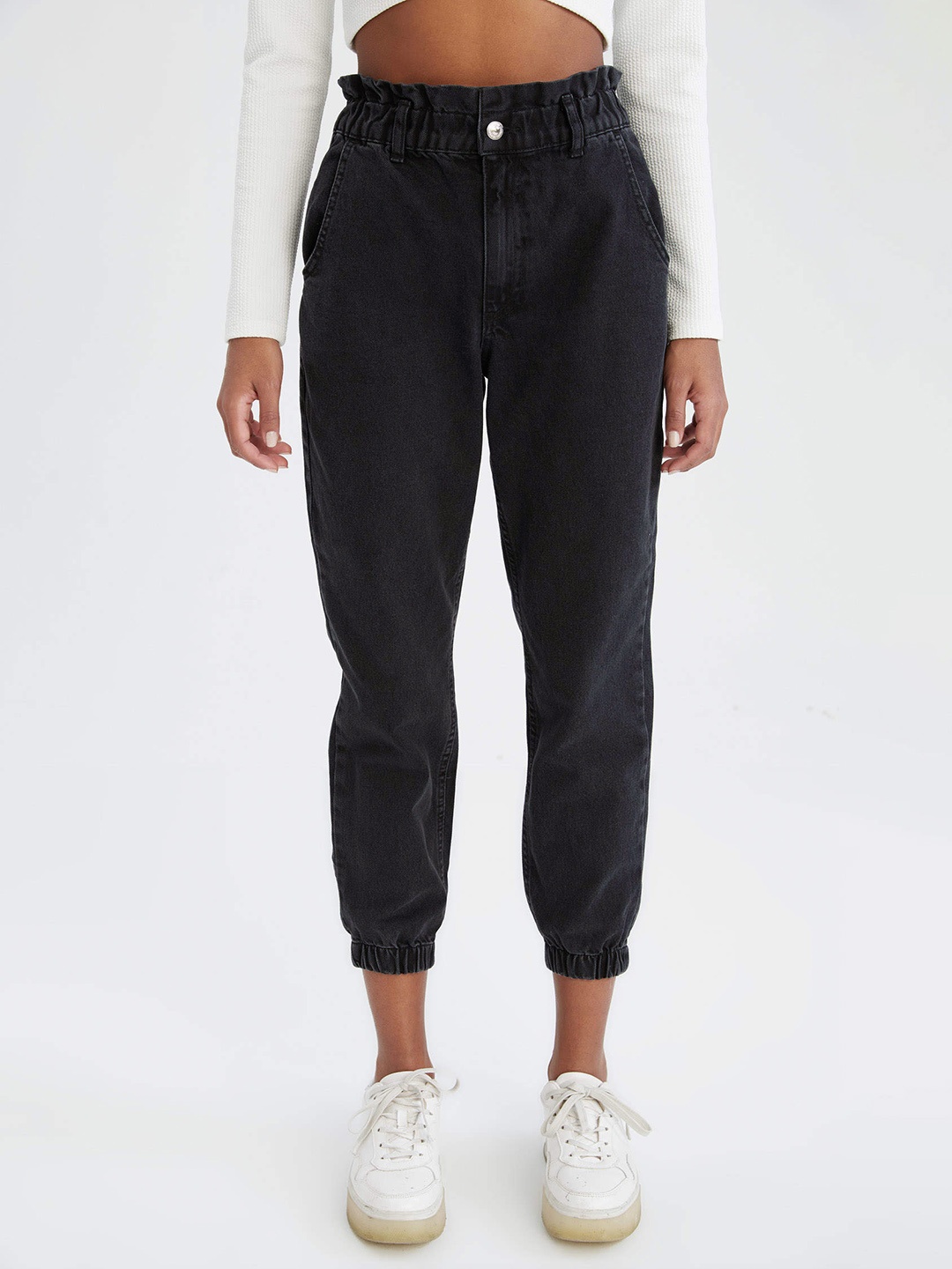 

DeFacto Women Charcoal Grey Cotton Stretchable Jogger Jeans