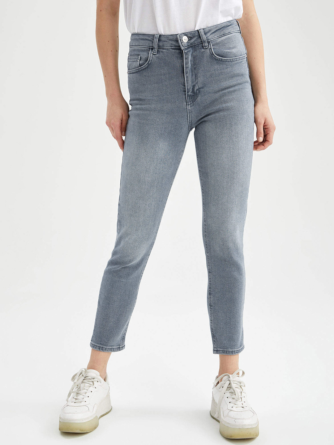 

DeFacto Women Grey Light Fade Stretchable Jeans