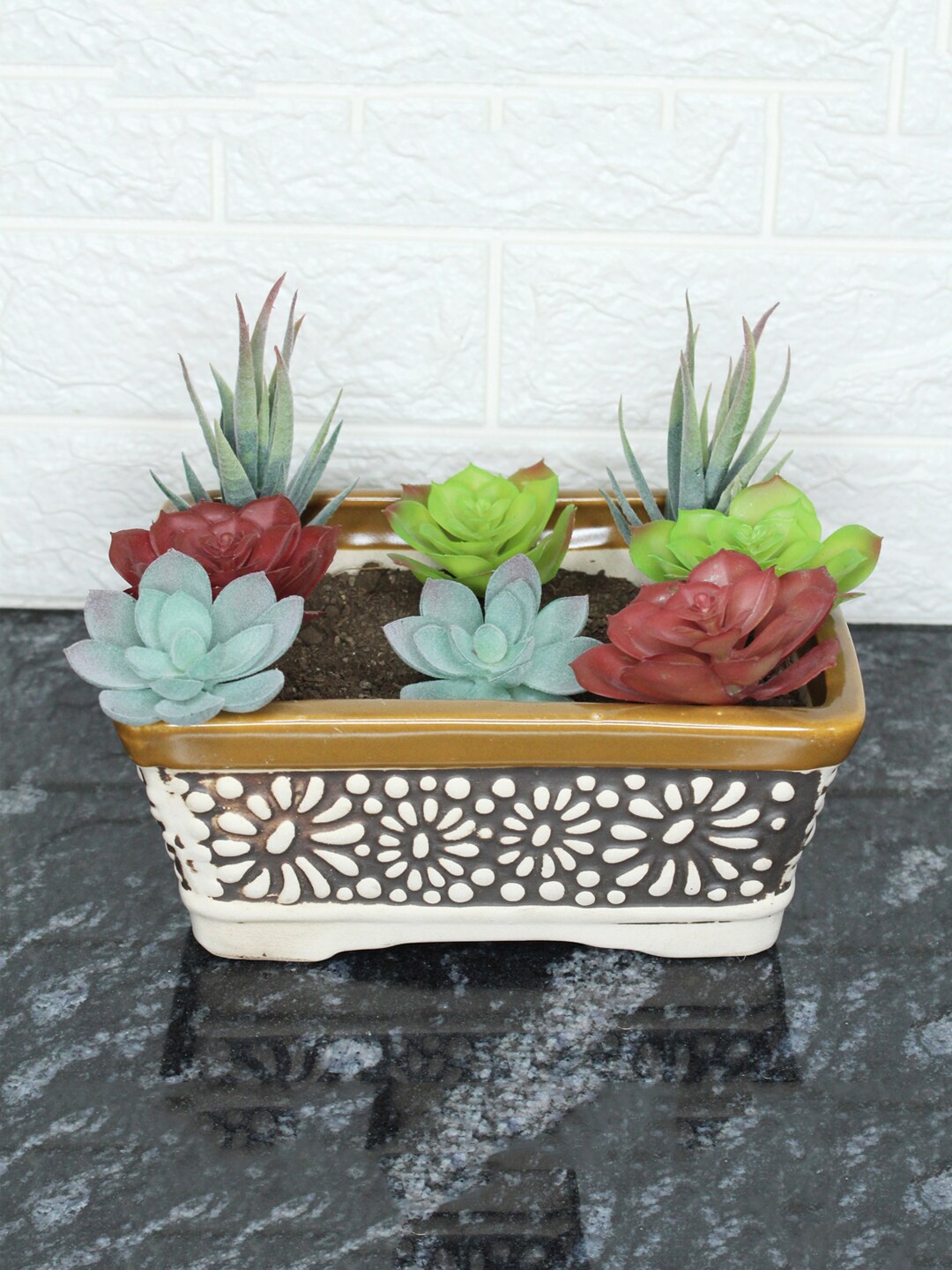 

Wonderland Set Of 4 Green & Red Artificial Flowers With Pot