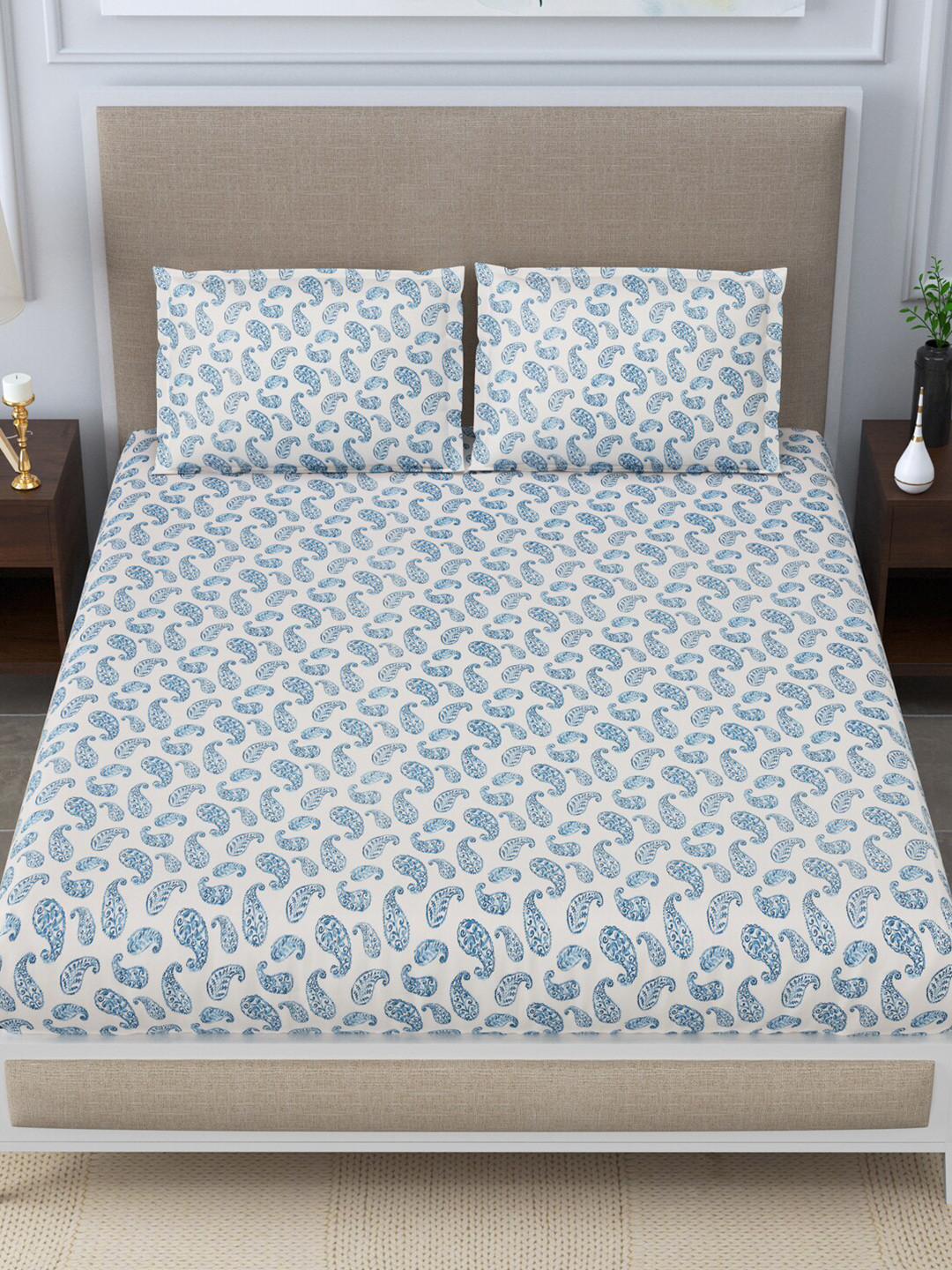 

LINENWALAS Happy Sleeping Blue & White Printed 300 TC Queen Bedsheet With 2 Pillow Covers