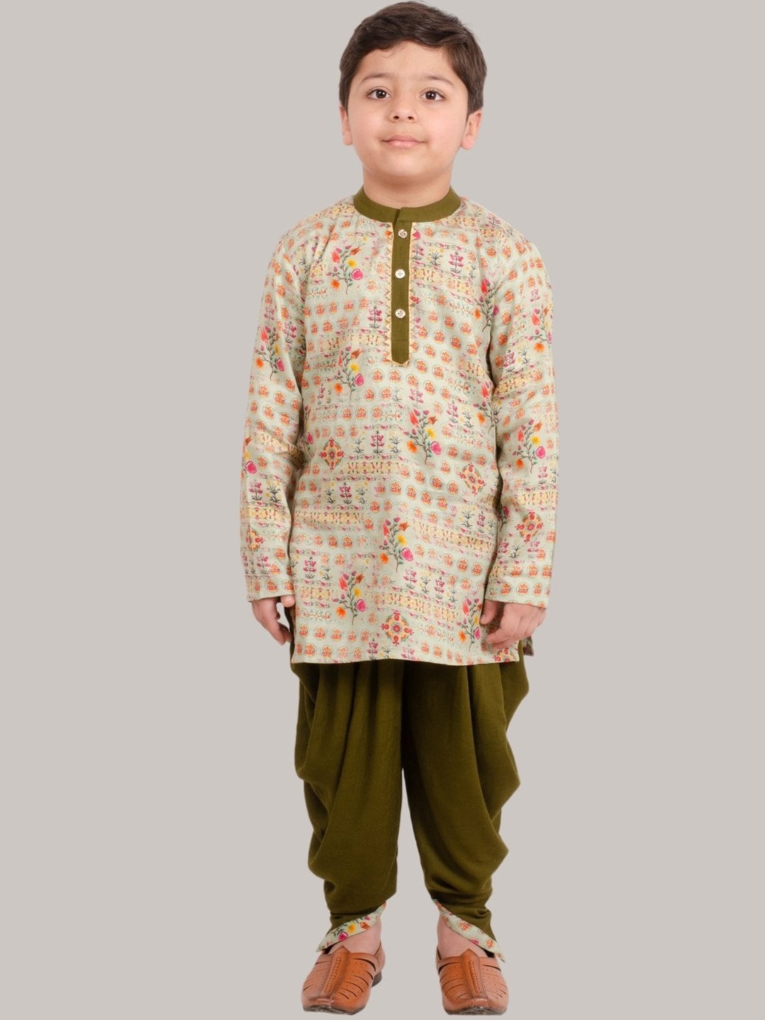 

Muffin Shuffin Boys Green Paisley Pleated Kurti with Dhoti Pants & With Dupatta