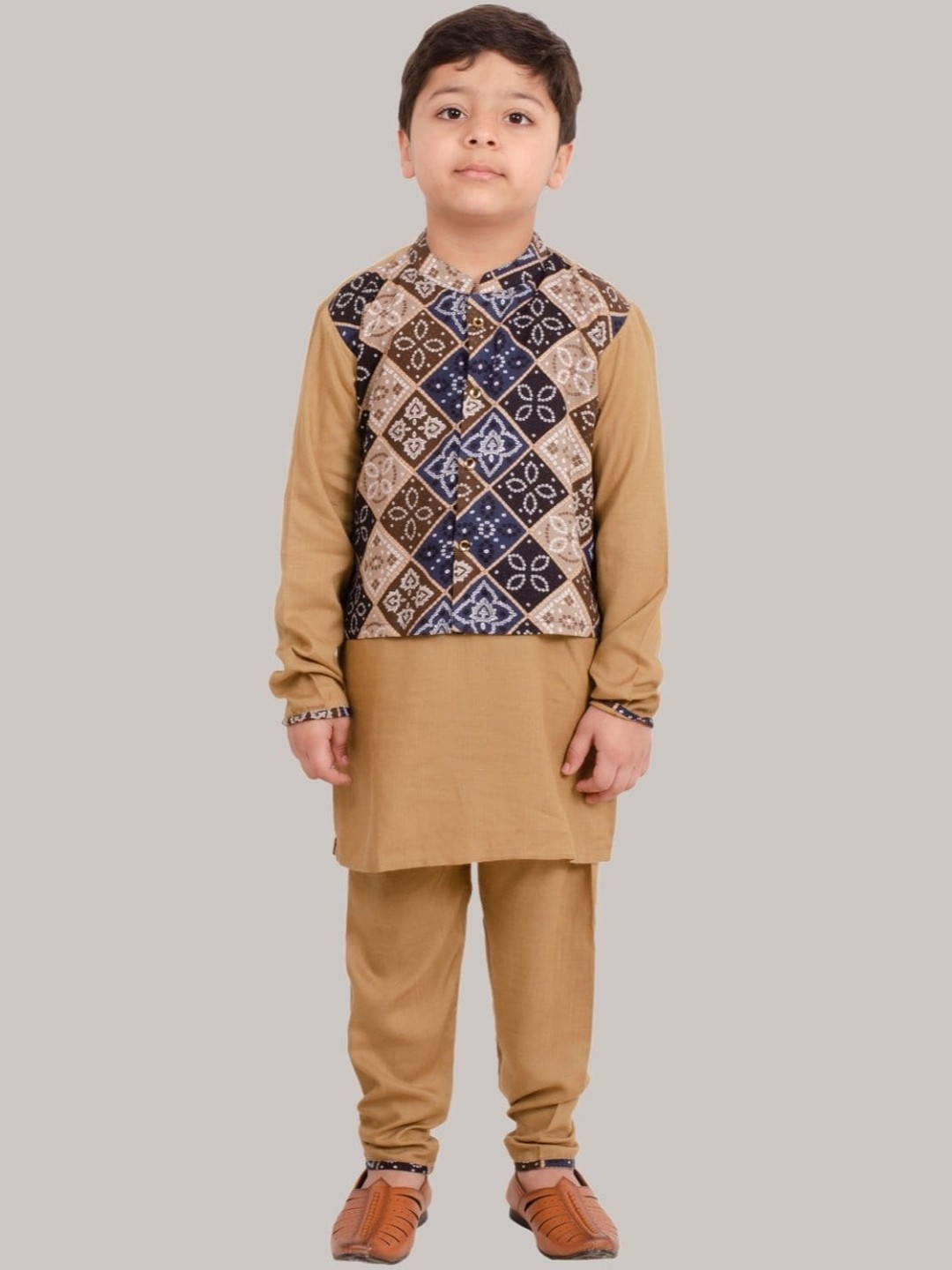 

Muffin Shuffin Boys Brown Printed Pleated Kurta with Pyjamas